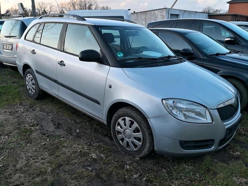 Gebraucht Skoda Fabia 80 PS (58 kW) 2010 Silber Kombi