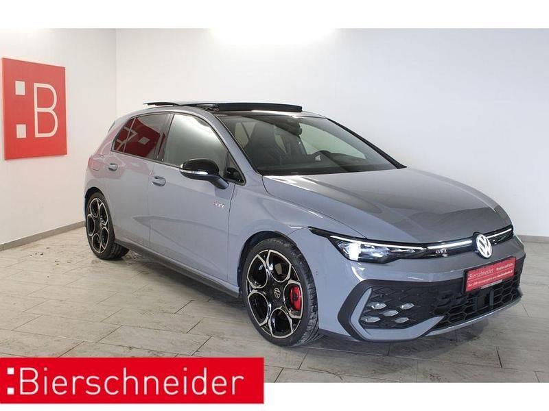 Grau Gebraucht 2025 VW Golf VIII Style Limousine | 38.980 € (Fairer Preis) - Bild 1/1