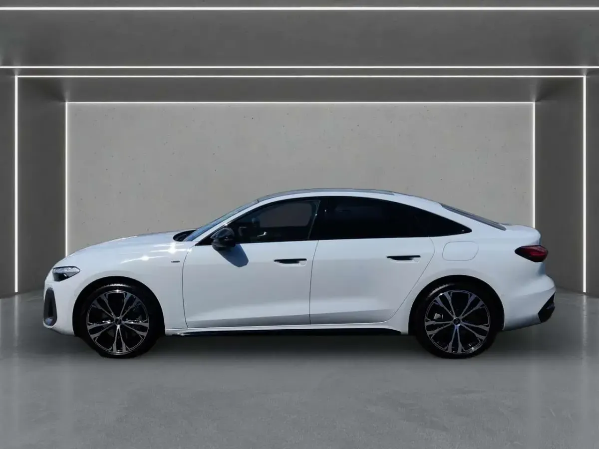 Gebraucht Audi A5 S-Line 299 PS (219 kW) 2026 Weiß Limousine