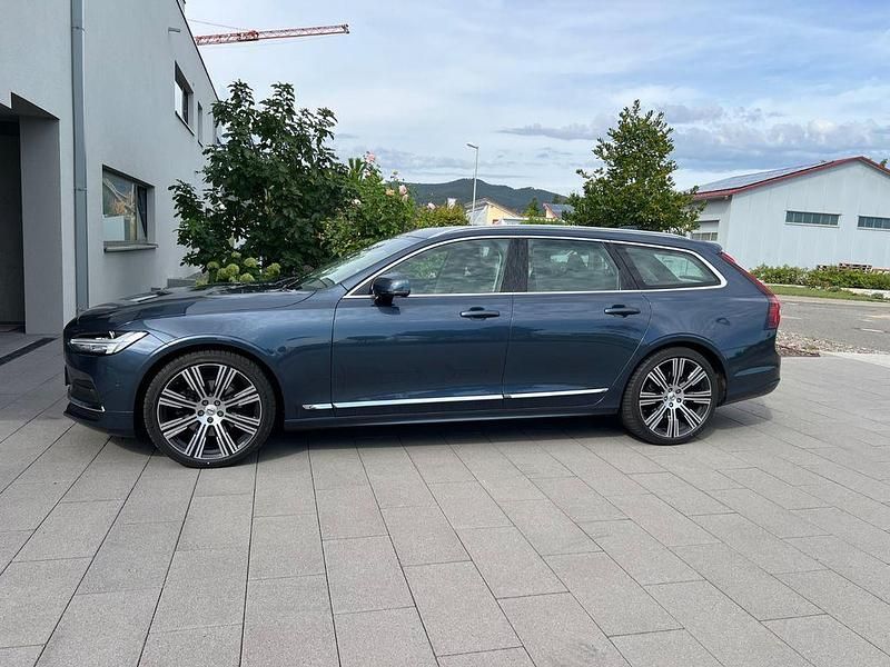 Gebraucht Volvo V90 Ultimate 197 PS (144 kW) 2023 Blau Kombi