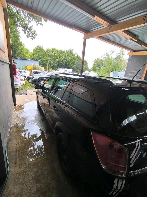 Gebraucht Opel Astra 105 PS (77 kW) 2006 Schwarz Kombi