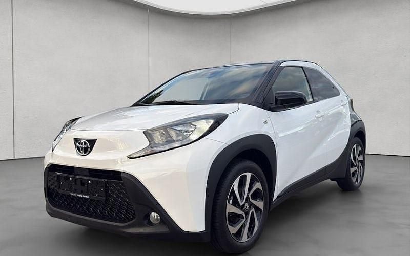 Gebraucht Toyota Aygo X X-Black 72 PS (52 kW) 2024 Weiß SUV