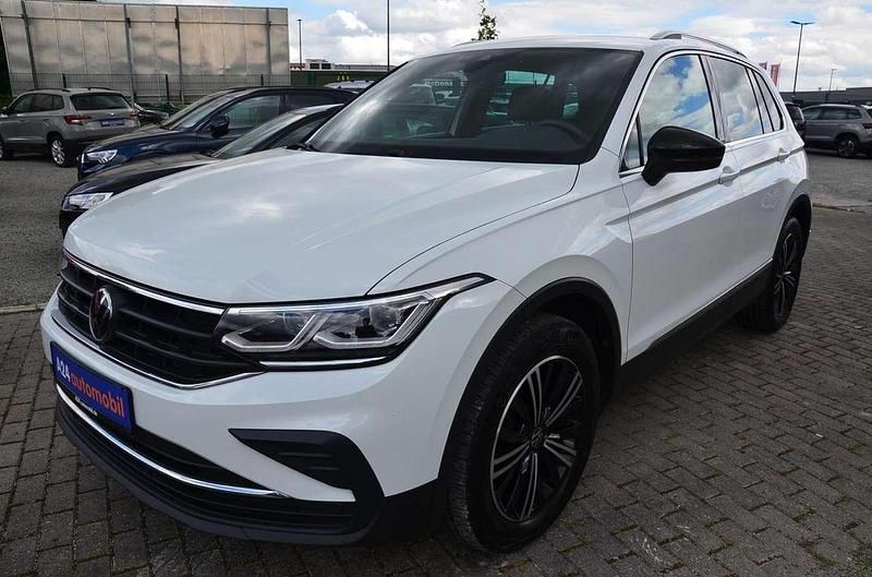 Gebraucht VW Tiguan Move 150 PS (110 kW) 2024 Pure white SUV