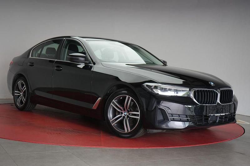 Schwarz Gebraucht 2021 BMW 520 Sport Line Limousine | 31.990 € (Guter Preis) - Bild 1/4