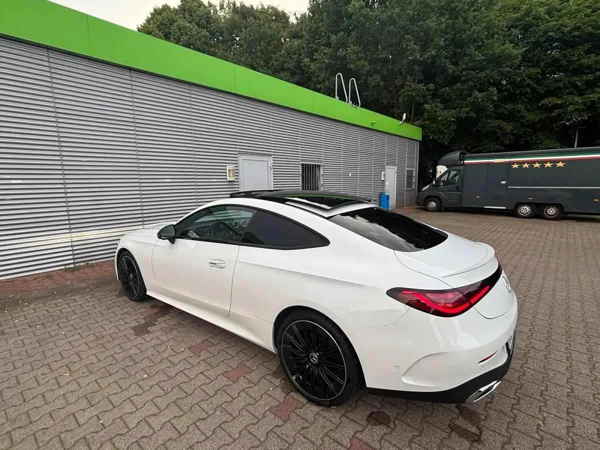 Gebraucht Mercedes CLE200 2024 Weiß Coupé