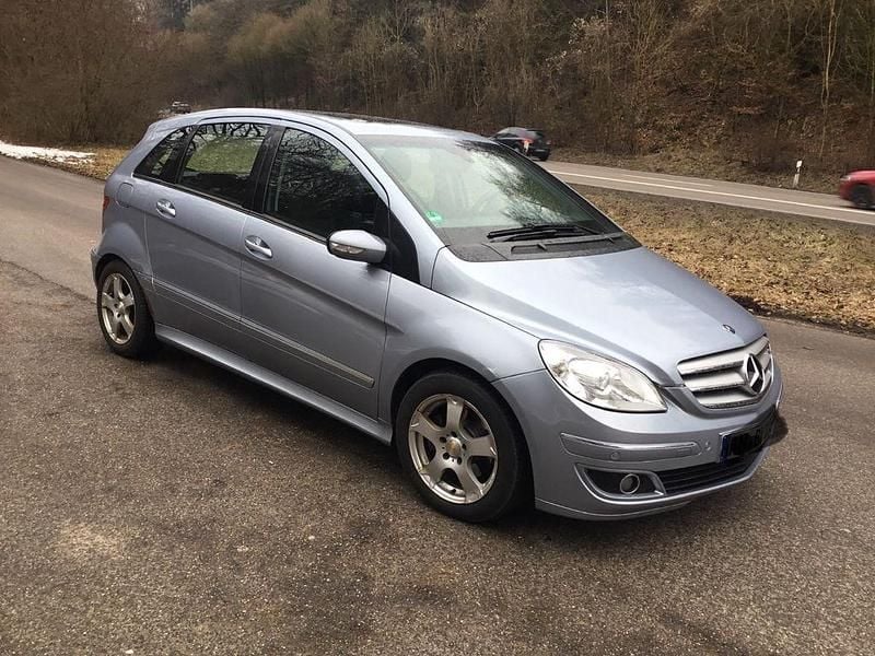 Gebraucht Mercedes B200 140 PS (102 kW) 2006 Blau Van / Kleinbus
