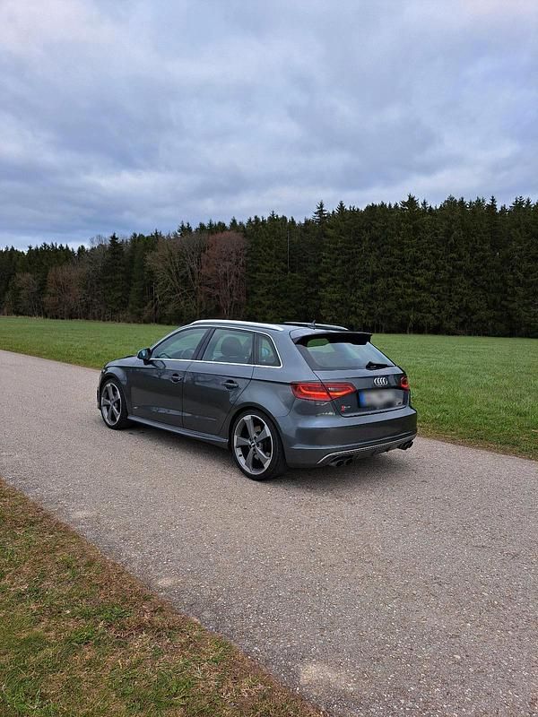 Gebraucht Audi S3 Design 300 PS (220 kW) 2014 Grau Coupé