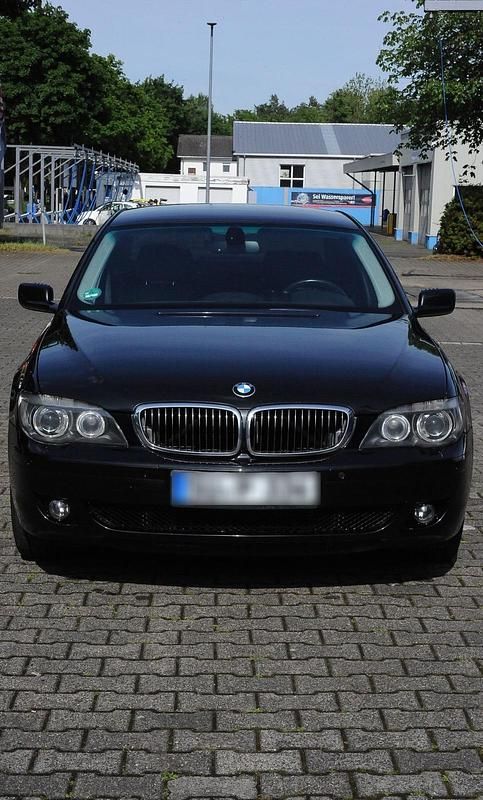 Gebraucht BMW 740 306 PS (225 kW) 2007 Schwarz Limousine