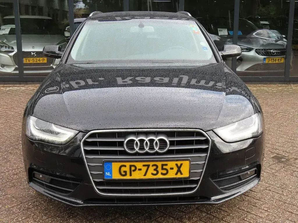 Używany Audi A4 170 KM (125 kW) 2015 Czarny Kombi