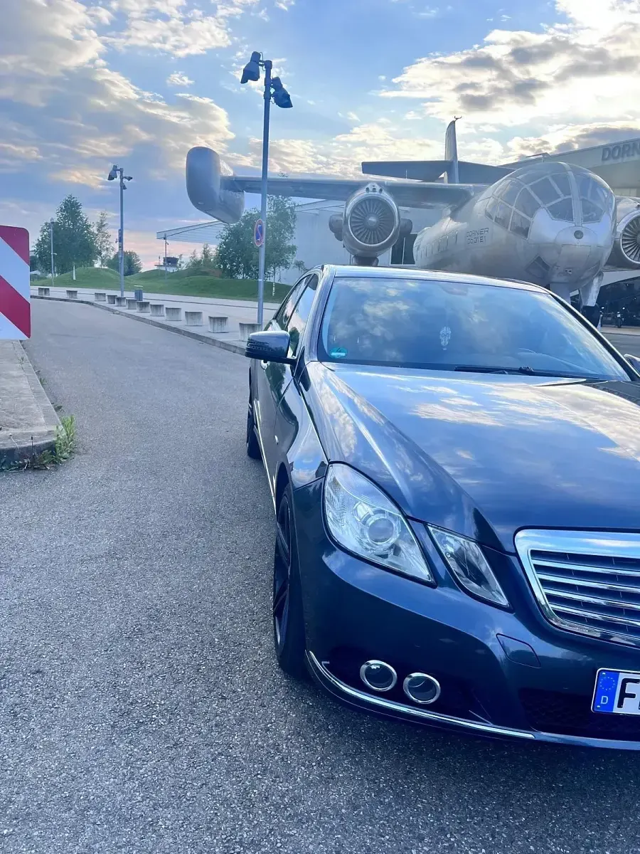 Second-hand Mercedes E300 204 CP (150 kW) 2010 Gri Berlinǎ
