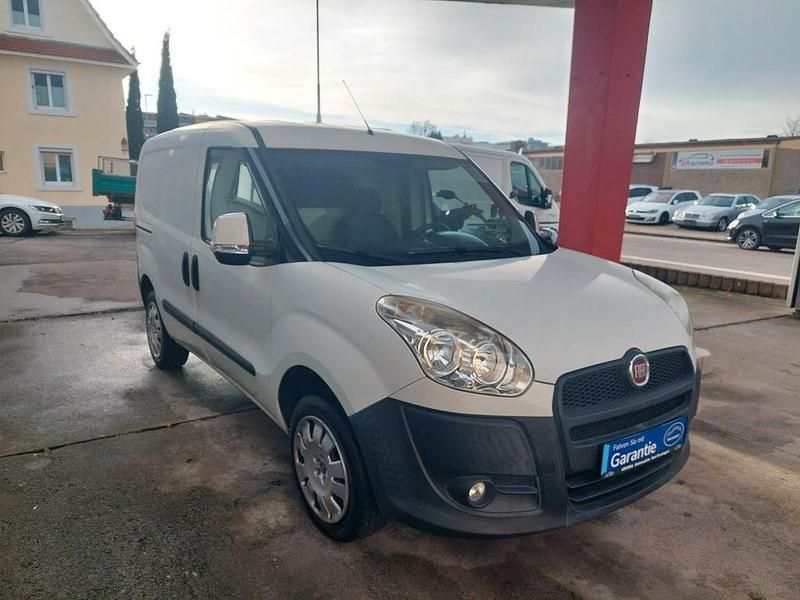 Gebraucht Fiat Doblò 95 PS (69 kW) 2015 Weiß Van / Kleinbus
