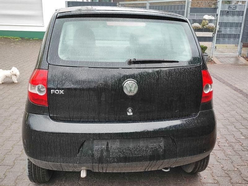 Gebraucht VW Fox Basis 55 PS (40 kW) 2005 Schwarz Kleinwagen
