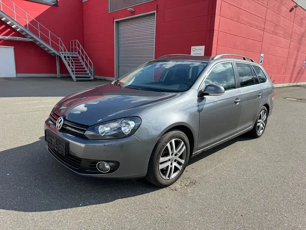 Gebraucht VW Golf VI 105 PS (77 kW) 2011 Grau Kleinwagen