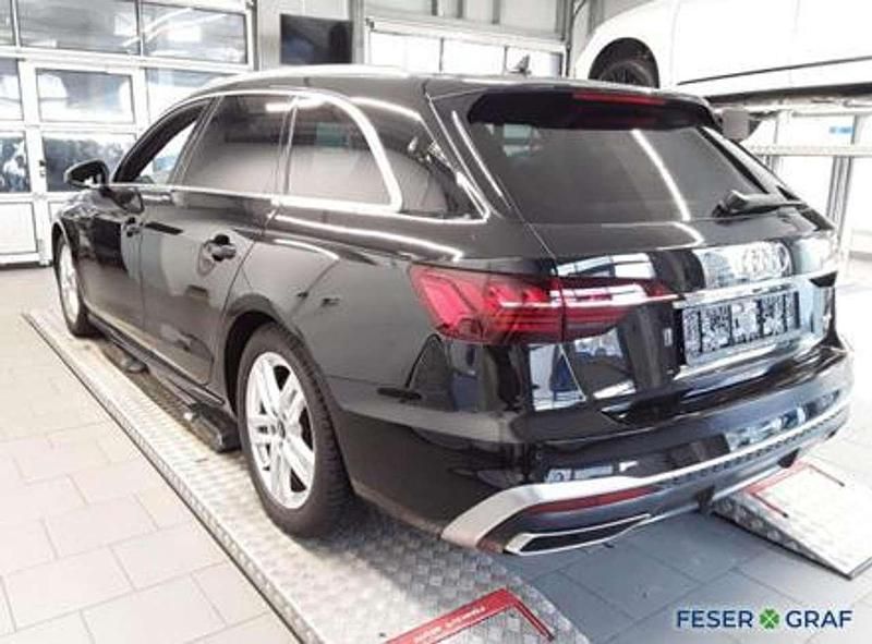 Gebraucht Audi A4 Ambiente 265 PS (194 kW) 2022 Mythosschwarz metallic Kombi