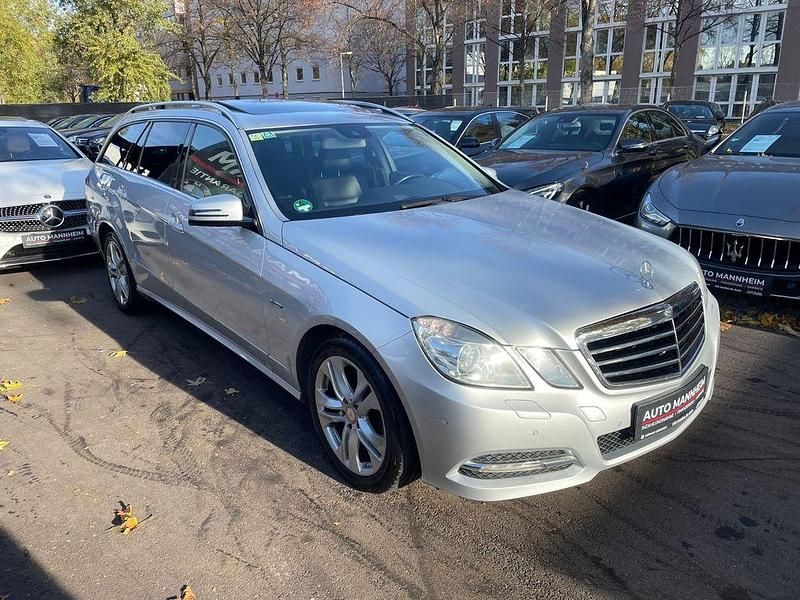 Gebraucht Mercedes E250 Elegance 204 PS (150 kW) 2011 Silber Limousine
