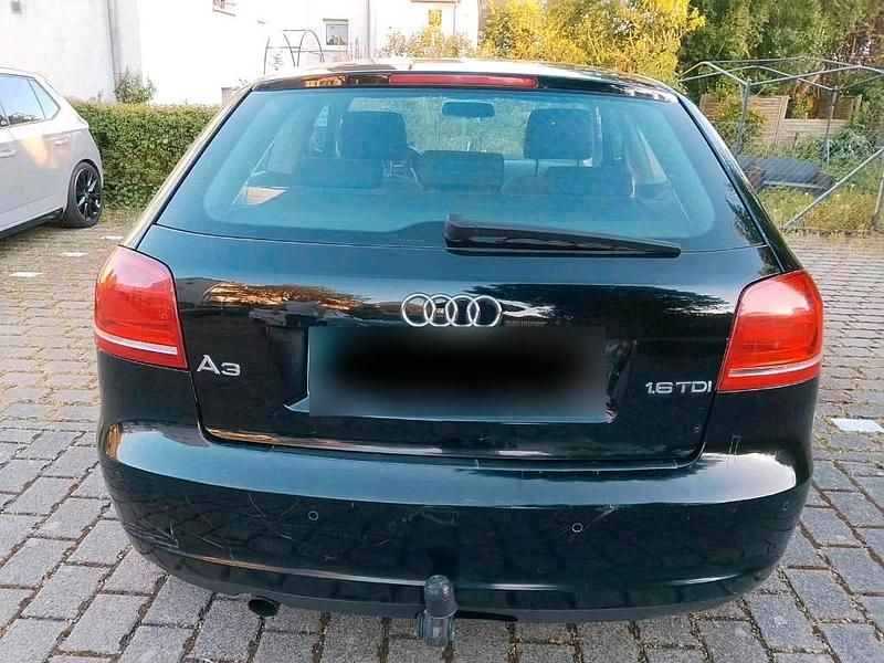 Second-hand Audi A3 105 CP (77 kW) 2010 Negru Hatchback