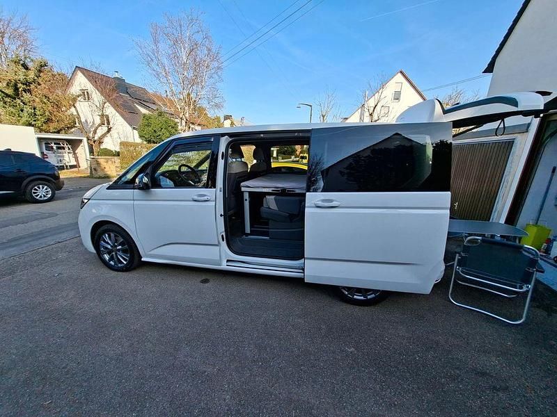 Gebraucht VW Multivan Life 150 PS (110 kW) 2025 Weiß Van