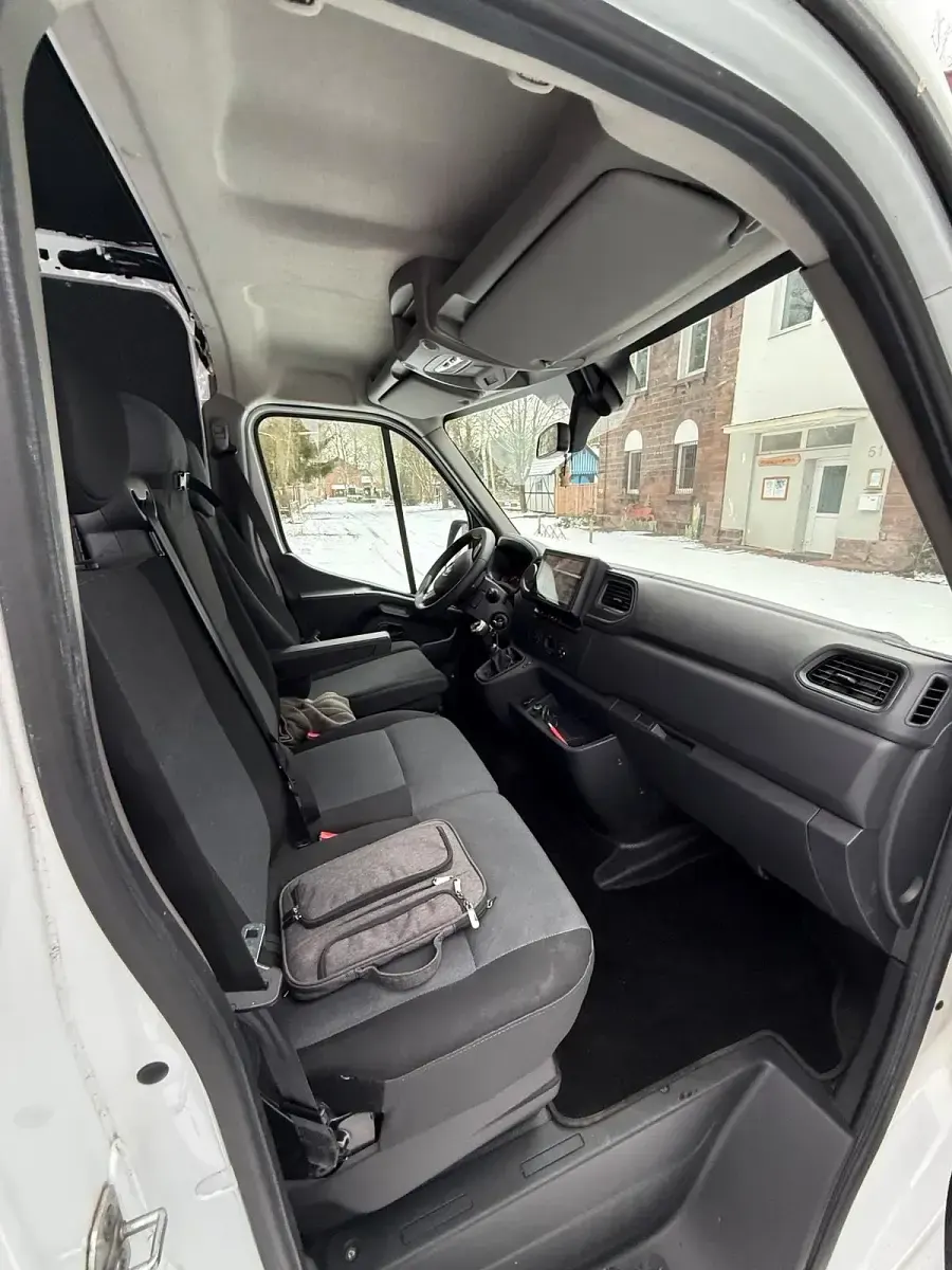 Używany Renault Master 180 KM (132 kW) 2021 Biały Minivan