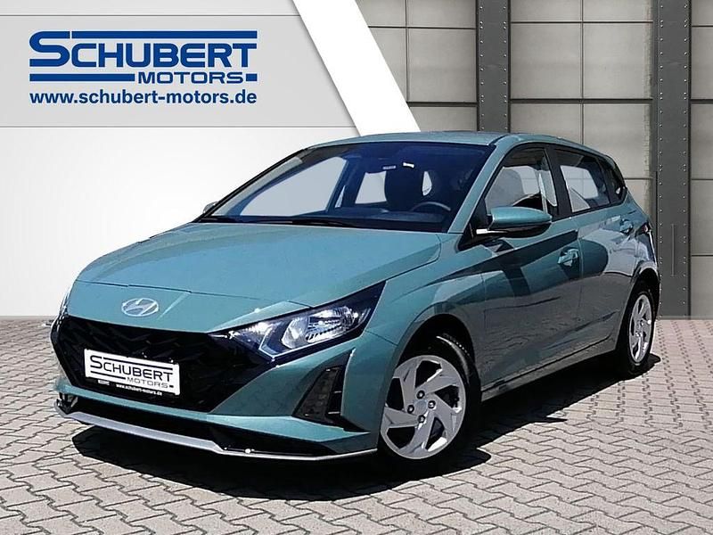 Grün Neu 2025 Hyundai i20 Select Limousine | 20.390 € (Fairer Preis) - Bild 1/4
