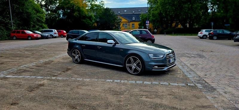 Grau Gebraucht 2014 Audi S4 Sport Limousine | 20.999 € (Fairer Preis) - Bild 1/4