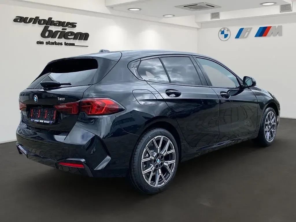 Neu BMW 120 170 PS (125 kW) 2026 Black sapphire metallic Kleinwagen