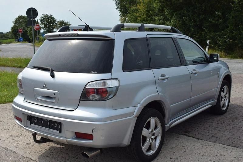 Gebraucht Mitsubishi Outlander Intense 160 PS (117 kW) 2006 Silber SUV