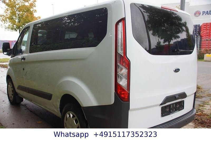 Second-hand Ford Transit Custom 131 CP (96 kW) 2017 Alb Berlinǎ