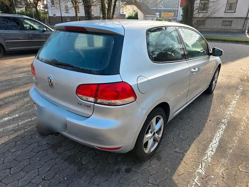 Gebraucht VW Golf VI 102 PS (75 kW) 2009 Silber Kleinwagen