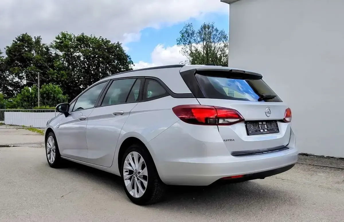 Gebraucht Opel Astra Edition 136 PS (100 kW) 2019 Silber Kombi
