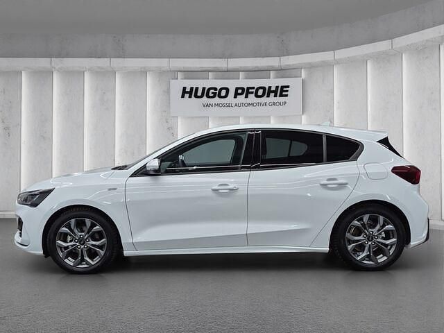 Gebraucht Ford Focus ST-Line X 155 PS (114 kW) 2024 Frozen white uni Limousine