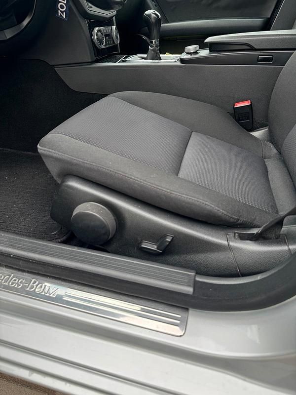 Gebraucht Mercedes C180 156 PS (114 kW) 2010 Silber Kombi