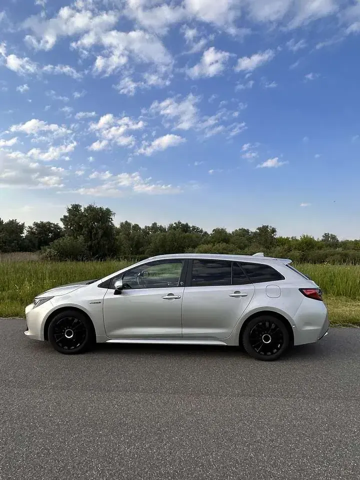 Gebraucht Toyota Corolla Hybrid Team 98 PS (72 kW) 2021 Grau Kombi