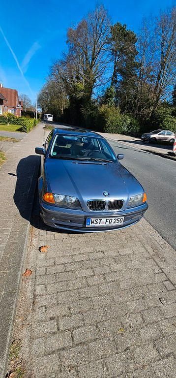 Gebraucht BMW 318 118 PS (86 kW) 1998 Blau Limousine