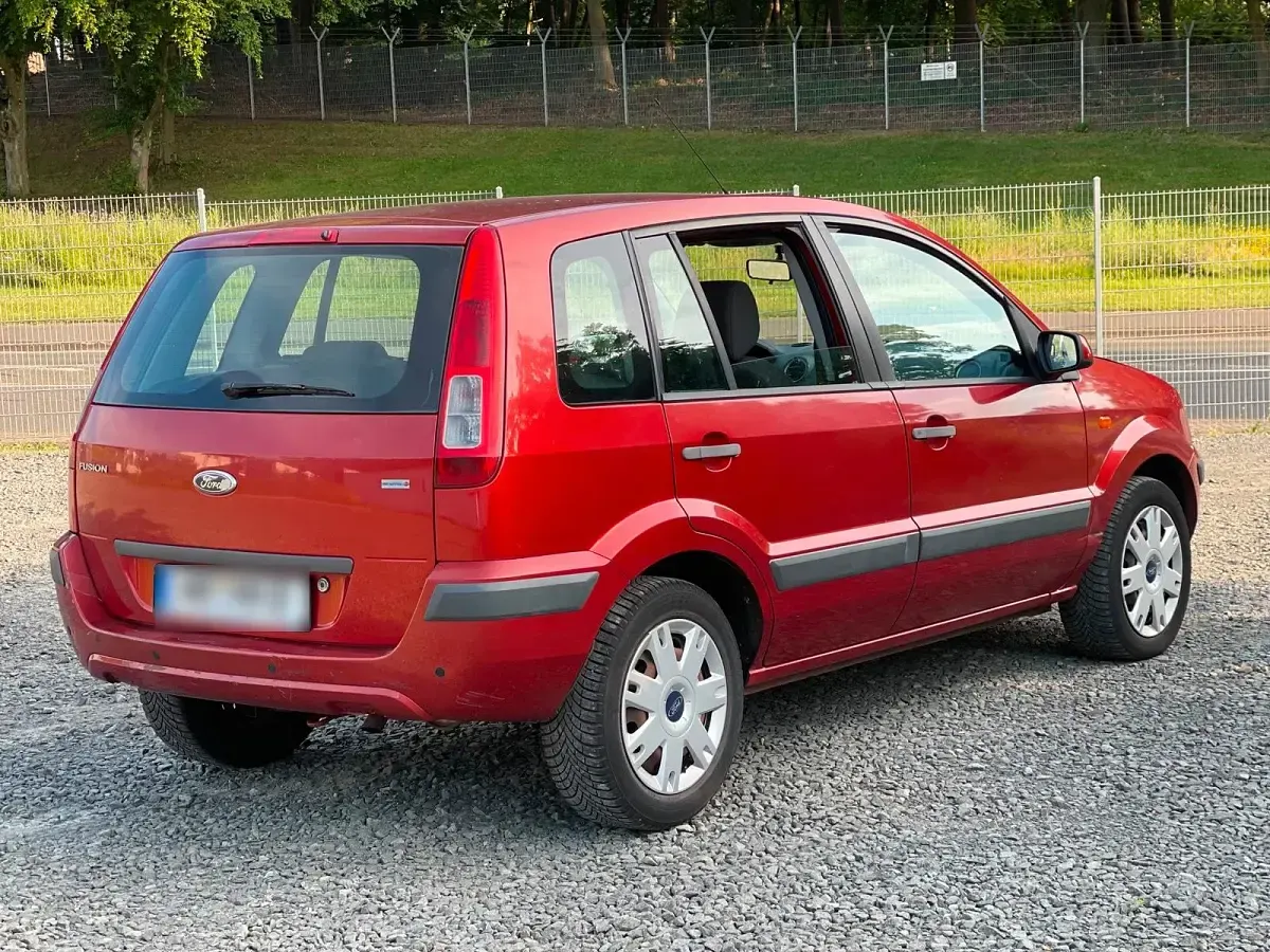 Gebraucht Ford Fusion 80 PS (58 kW) 2008 Rot Kleinwagen