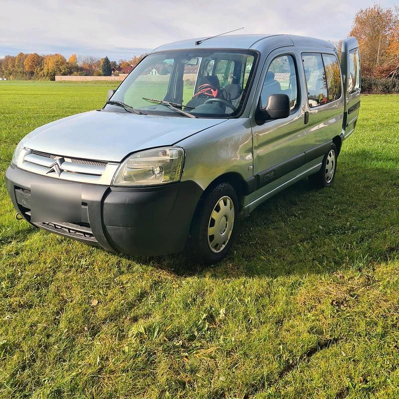 Grau Gebraucht 2005 Citroën Berlingo Kleinwagen | 800 € (Superpreis) - Bild 1/4