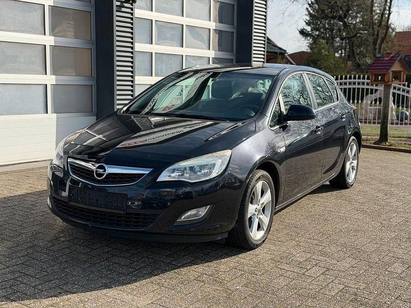 Gebraucht Opel Astra Edition 140 PS (102 kW) 2010 Schwarz Limousine