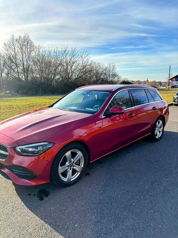 Gebraucht Mercedes C200 163 PS (119 kW) 2022 Rot Kombi