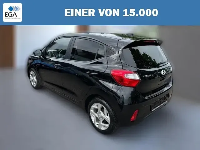 Gebraucht Hyundai i10 GO! 67 PS (49 kW) 2023 Schwarz metallic Kleinwagen