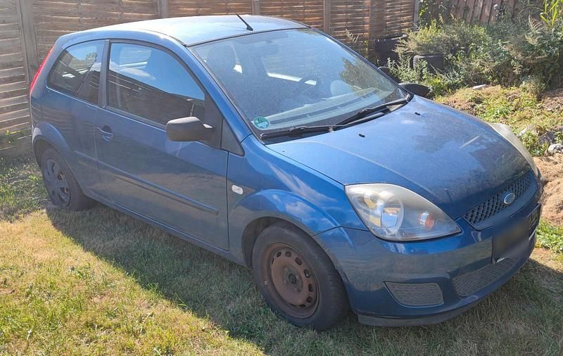 Blau Gebraucht 2007 Ford Fiesta Kleinwagen | 500 € (Superpreis) - Bild 1/4