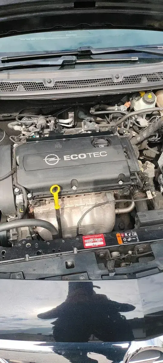 Używany Opel Astra Design Edition 116 KM (85 kW) 2011 Czarny Kombi