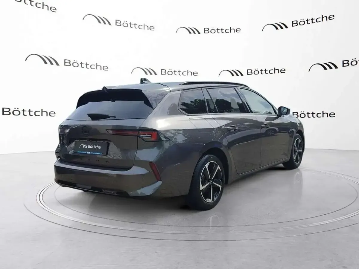 Gebraucht Opel Astra 131 PS (96 kW) 2025 Lackierung platiniumgrau/typ aussenverkleidung metalliclackierung Kleinwagen