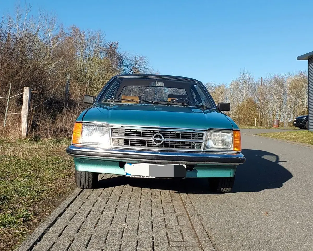 Occasion Opel Commodore 116 ch (85 kW) 1979 Vert Berline