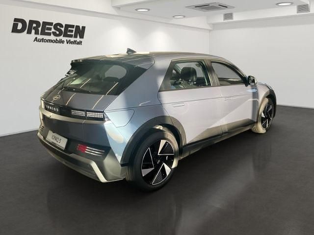 Neu Hyundai Ioniq Dynamiq 167 kW (228 PS) 2025 Meta blue / mic Kleinwagen