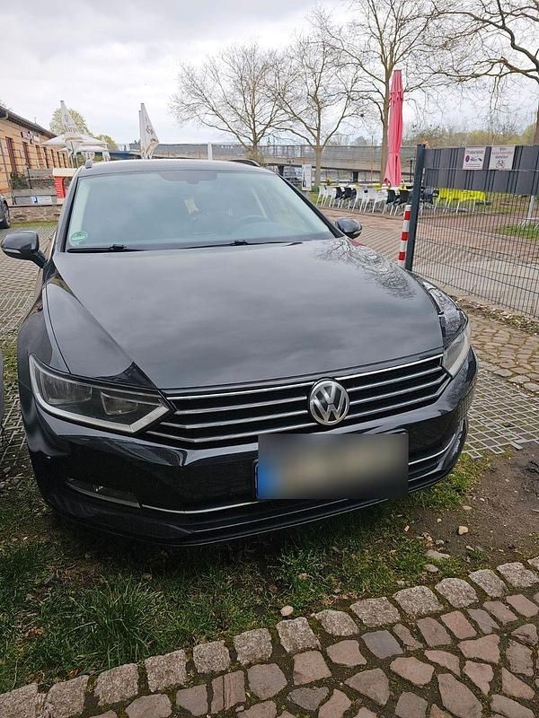 Gebraucht VW Passat Comfortline 150 PS (110 kW) 2015 Schwarz Kombi