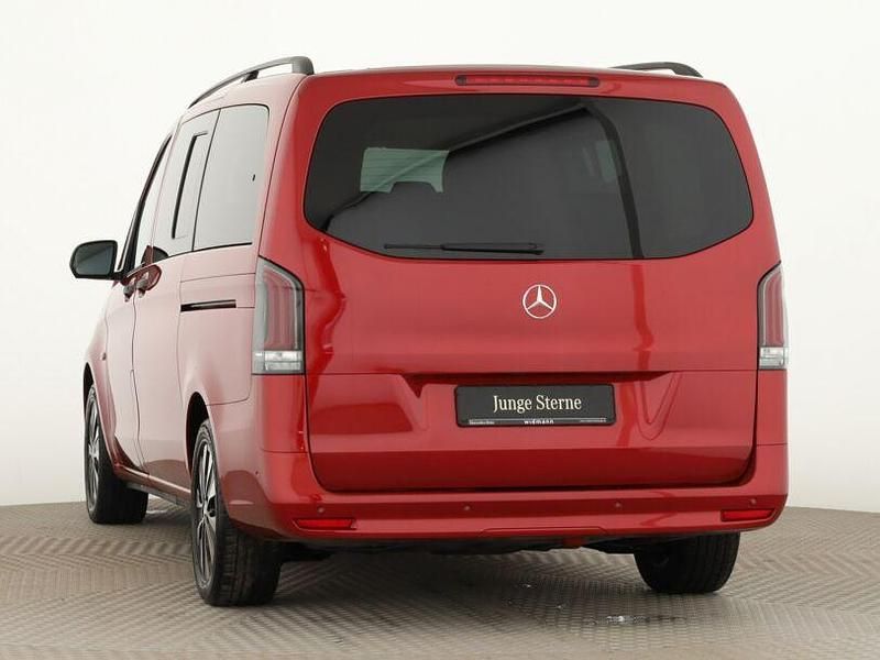 Gebraucht Mercedes Vito 136 PS (100 kW) 2025 Hyazinthrot metallic Van