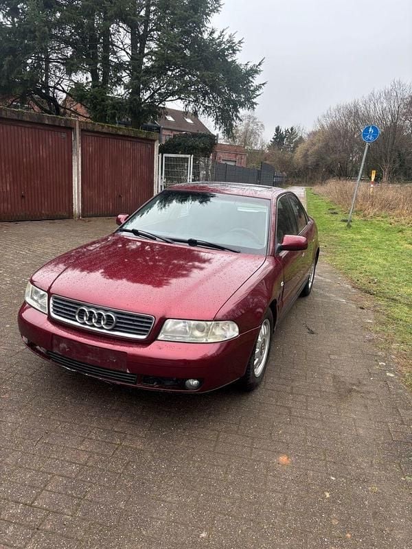 Rot Gebraucht 1999 Audi A4 Performance Limousine | 700 € (Superpreis) - Bild 1/4