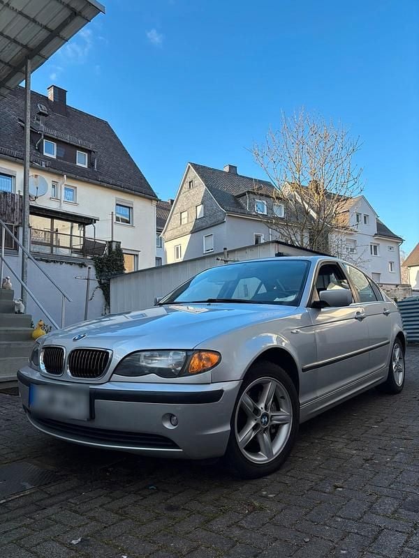 Second-hand BMW 320 170 CP (125 kW) 2003 Argintiu Berlinǎ