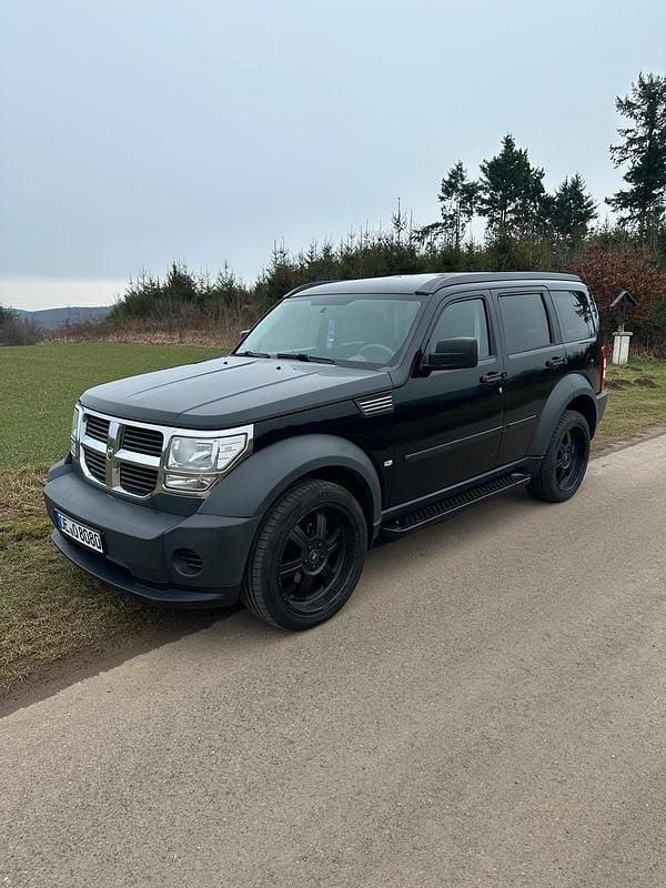 Schwarz Gebraucht 2008 Dodge Nitro SUV | 6.200 € (Etwas zu teuer) - Bild 1/4