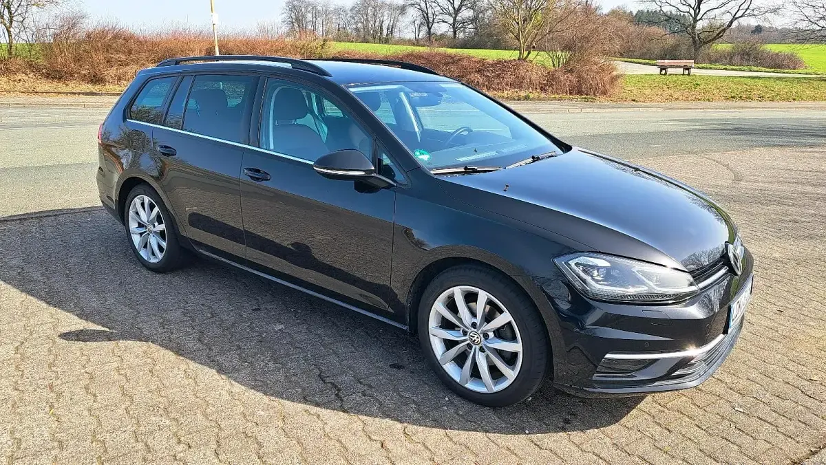 Gebraucht VW Golf VII Highline 150 PS (110 kW) 2019 Schwarz Kombi