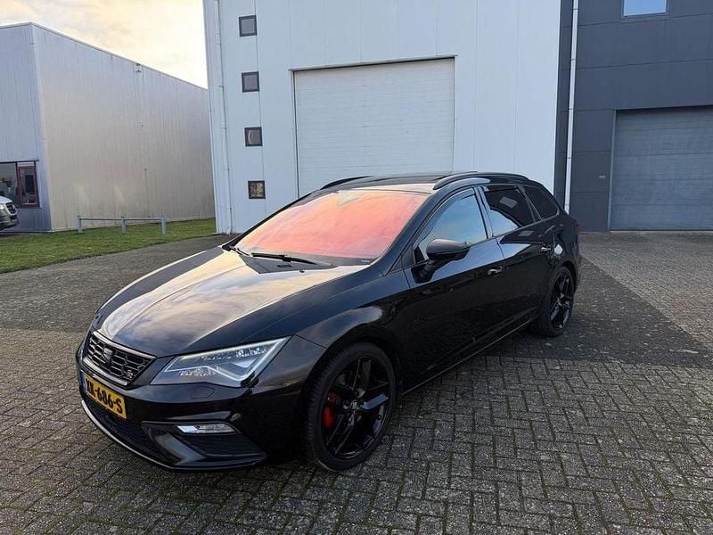 Second-hand Seat Leon ST Business 150 CP (110 kW) 2019 Negru Break